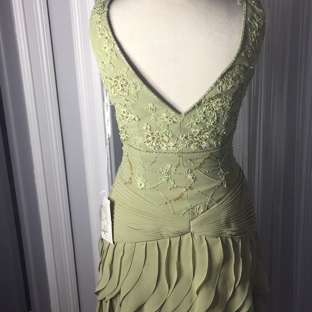 Evening/Prom Gown - Picture 5 of 5